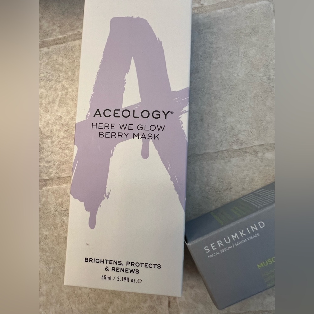 ACEOLOGY Here We Glow berry face mask 65ml new in box NIB